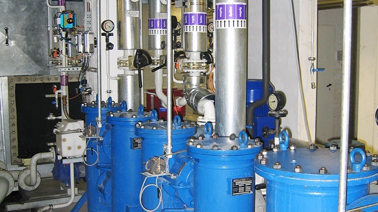 Rohrleitung geschweißt und montiert